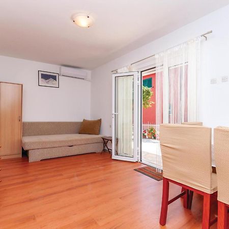 Beautiful Apartment In Jadrija With Kitchen Eksteriør bilde