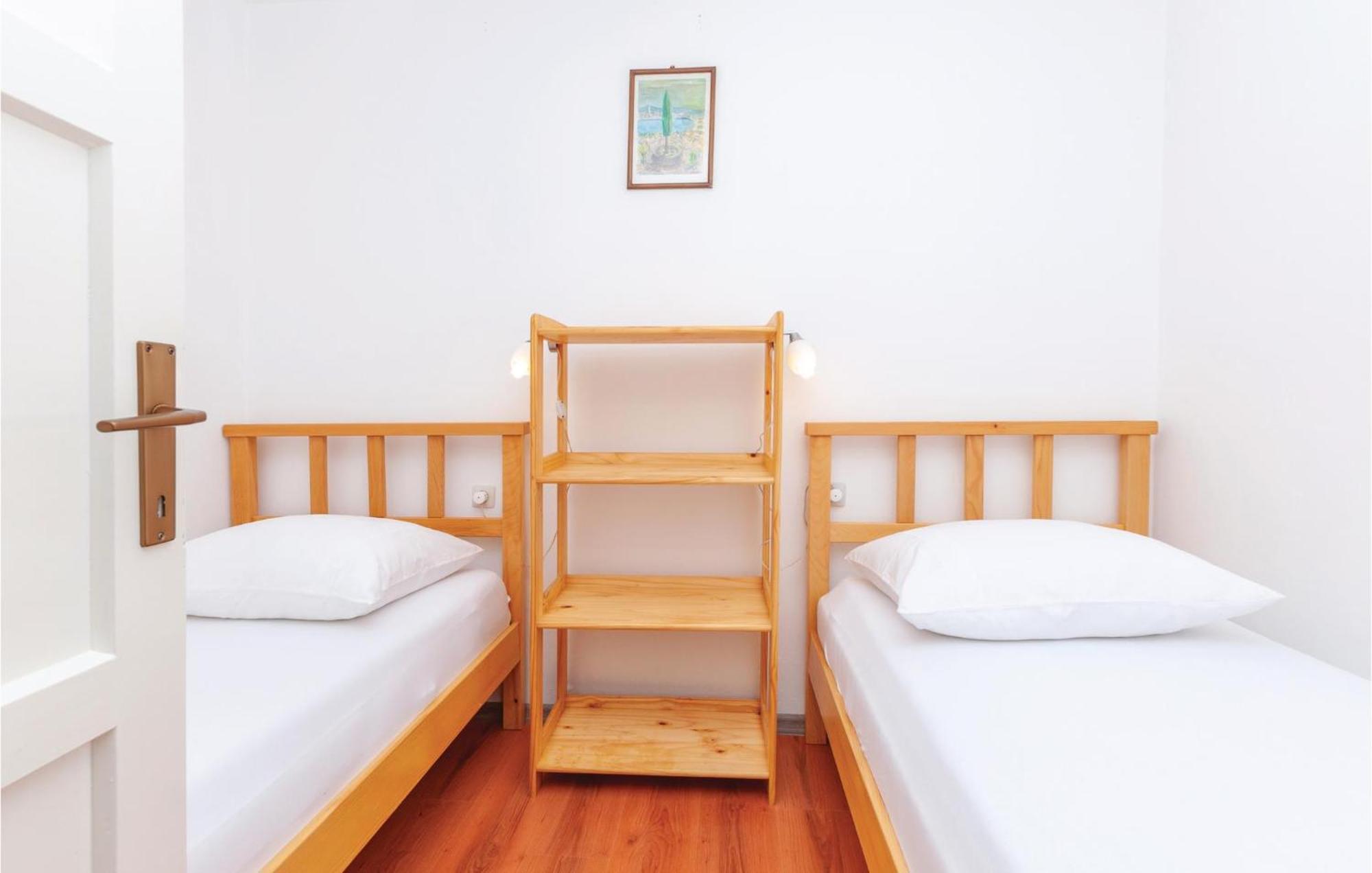 Beautiful Apartment In Jadrija With Kitchen Eksteriør bilde